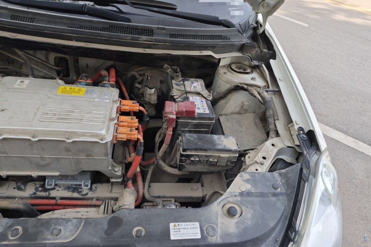 Used Dongfeng Junfeng E11K 2019 Standard Model Engine Bay Left