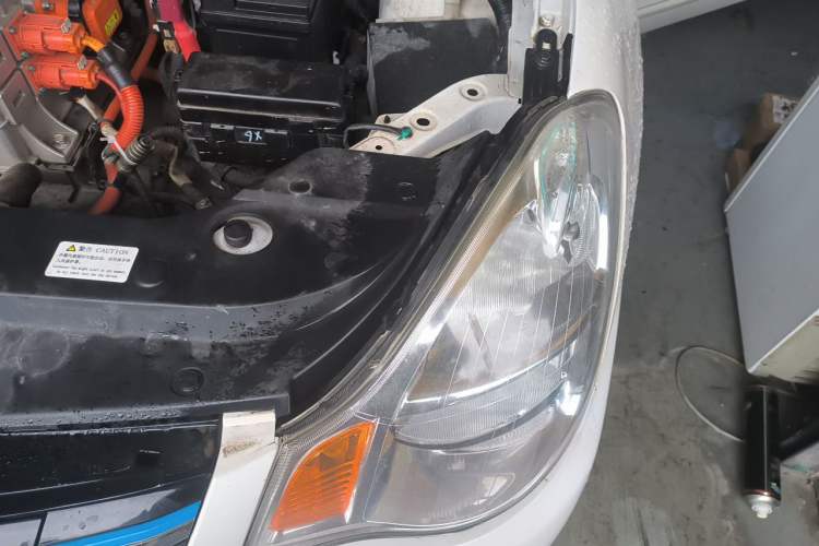 Used Dongfeng Junfeng E11K 2019 Standard Model Engine Bay Left