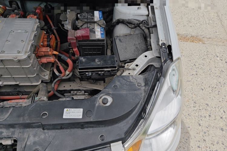 Used Dongfeng Junfeng E11K 2019 ES360 Battery-Swap Version 46.7 kWh Engine Bay Left