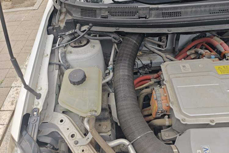 Used Dongfeng Junfeng E11K 2019 Standard Model Engine Bay Right