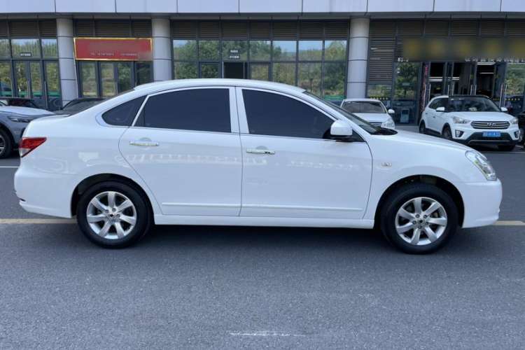 Used Dongfeng Junfeng E11K 2019 Standard Model Exterior 1