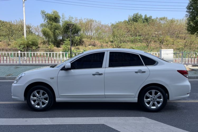 Used Dongfeng Junfeng E11K 2019 Standard Model Exterior 2