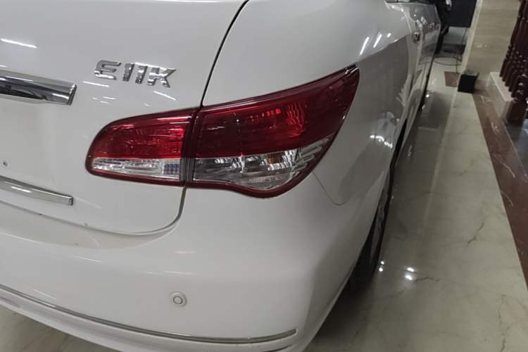 Used Dongfeng Junfeng E11K 2019 Standard Model Exterior 3