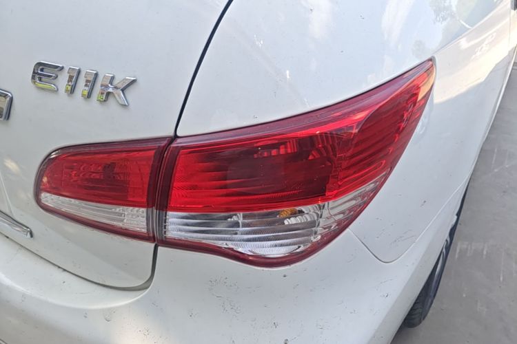 Used Dongfeng Junfeng E11K 2019 Standard Model Exterior 3