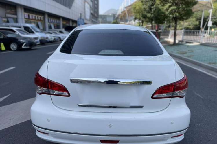 Used Dongfeng Junfeng E11K 2019 Standard Model Exterior 5