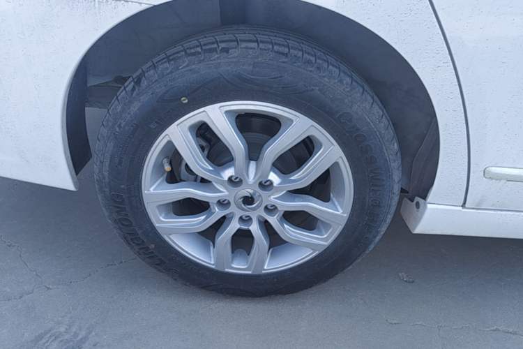 Used Dongfeng Junfeng E11K 2019 Standard Model Exterior 5