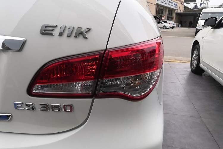 Used Dongfeng Junfeng E11K 2019 ES360 Battery-Swap Version 46.7 kWh Exterior 6