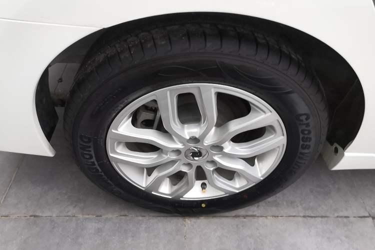 Used Dongfeng Junfeng E11K 2019 ES360 Battery-Swap Version 46.7 kWh Exterior 8