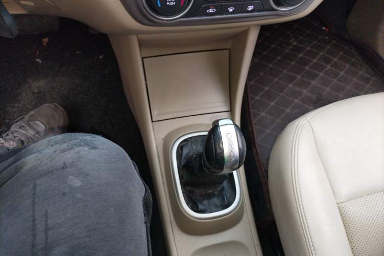 Used Dongfeng Junfeng E11K 2019 Standard Model Gear Lever