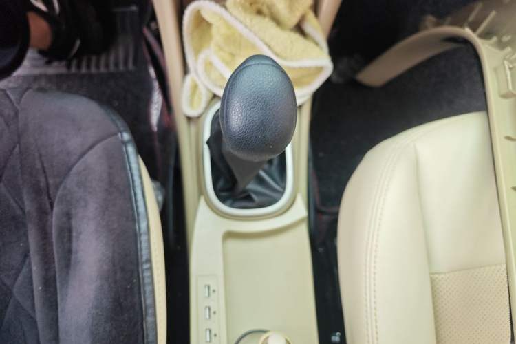 Used Dongfeng Junfeng E11K 2019 Standard Model Gear Lever