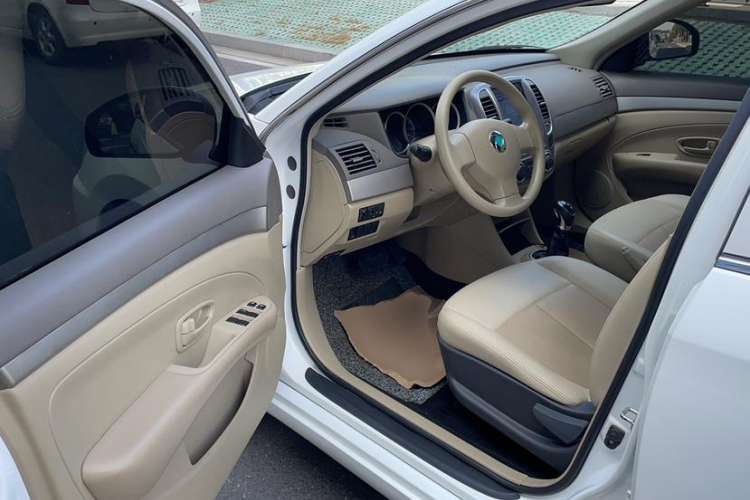 Used Dongfeng Junfeng E11K 2019 Standard Model Interior 3