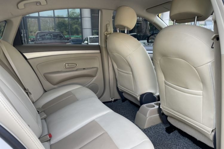 Used Dongfeng Junfeng E11K 2019 Standard Model Interior 4