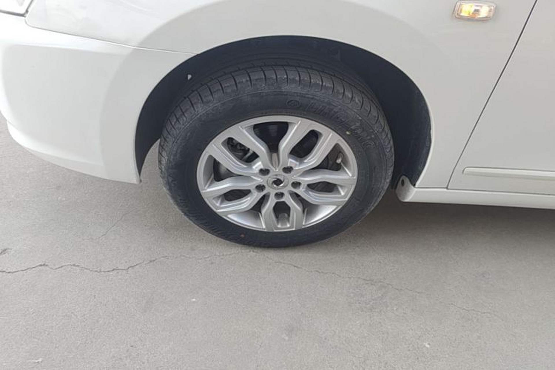 Used Dongfeng Junfeng E11K 2019 Standard Model Left Front Wheel Hub