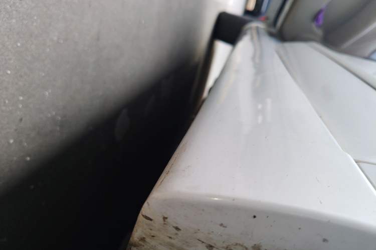 Used Dongfeng Junfeng E11K 2019 Standard Model Left Side Sill