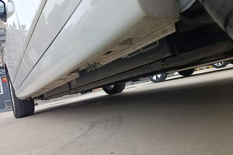 Used Dongfeng Junfeng E11K 2019 Standard Model Left Side Sill
