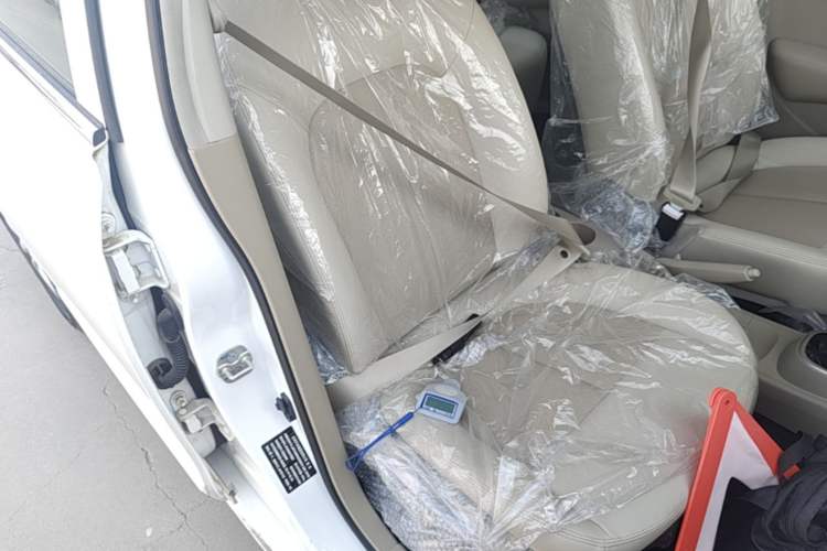 Used Dongfeng Junfeng E11K 2019 Standard Model Right Front Seat