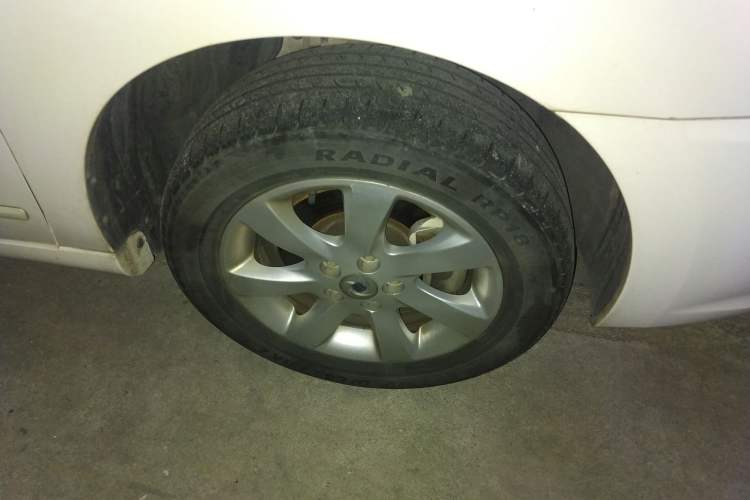 Used Dongfeng Junfeng E11K 2019 Standard Model Right Front Wheel Hub