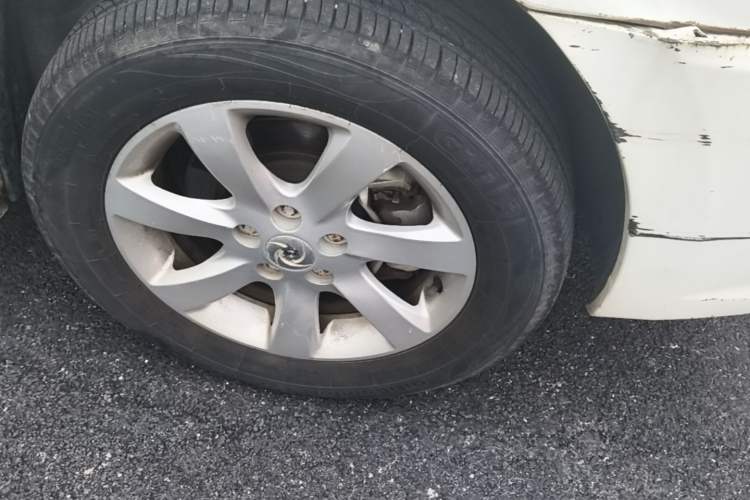 Used Dongfeng Junfeng E11K 2019 Standard Model Right Front Wheel Hub