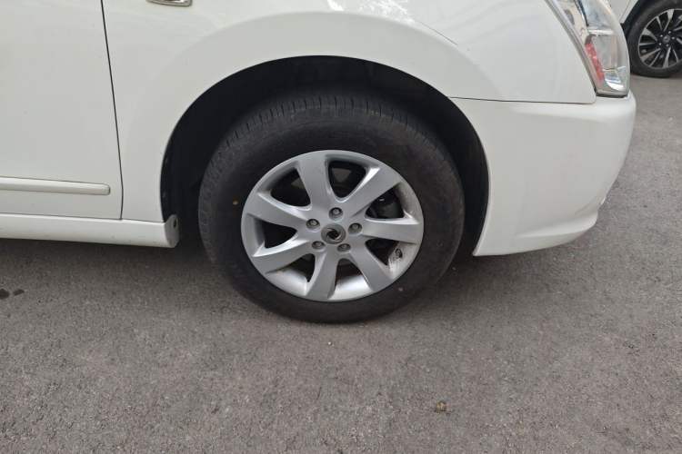 Used Dongfeng Junfeng E11K 2019 Standard Model Right Front Wheel Hub