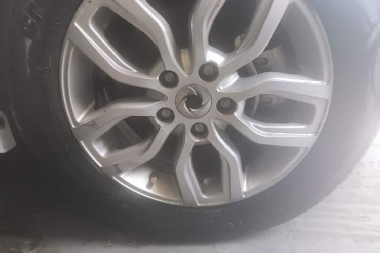 Used Dongfeng Junfeng E11K 2019 Standard Model Right Front Wheel Hub