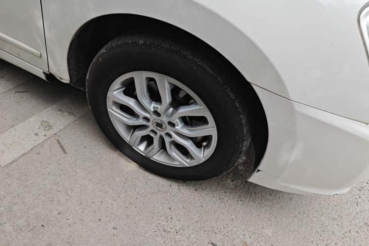 Used Dongfeng Junfeng E11K 2019 ES360 Battery-Swap Version 46.7 kWh Right Front Wheel Hub