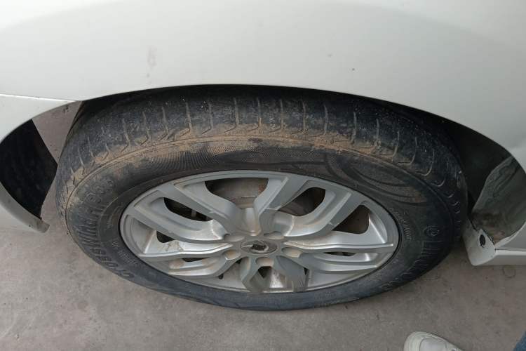 Used Dongfeng Junfeng E11K 2019 Standard Model Right Rear Wheel Hub