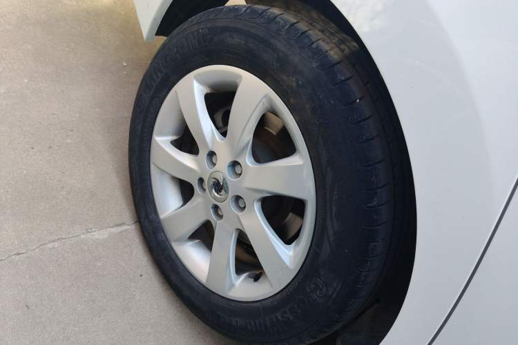 Used Dongfeng Junfeng E11K 2019 Standard Model Right Rear Wheel Hub