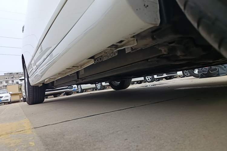 Used Dongfeng Junfeng E11K 2019 Standard Model Right Side Sill