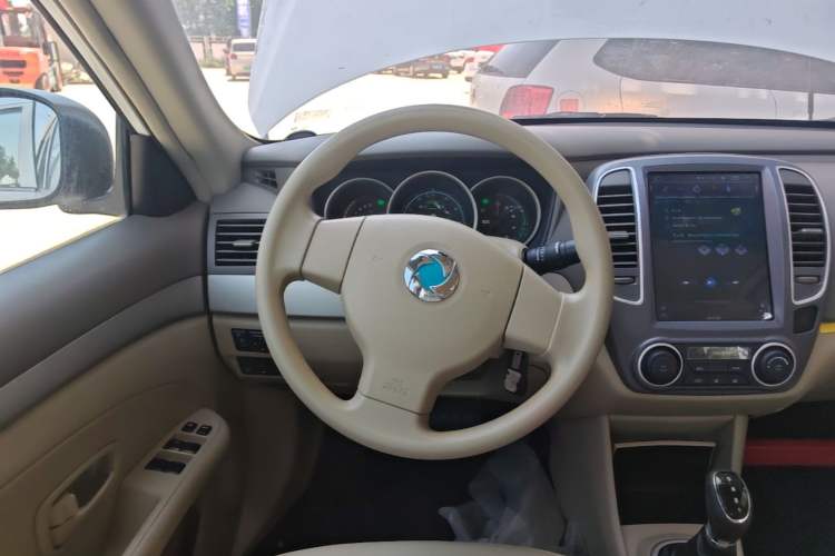 Used Dongfeng Junfeng E11K 2019 Standard Model Steering Wheel