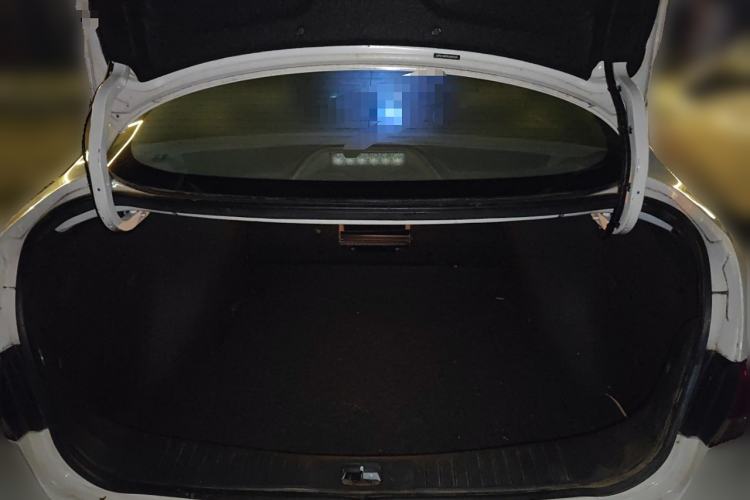 Used Dongfeng Junfeng E11K 2019 Standard Model Trunk