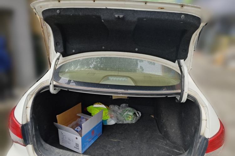 Used Dongfeng Junfeng E11K 2019 Standard Model Trunk