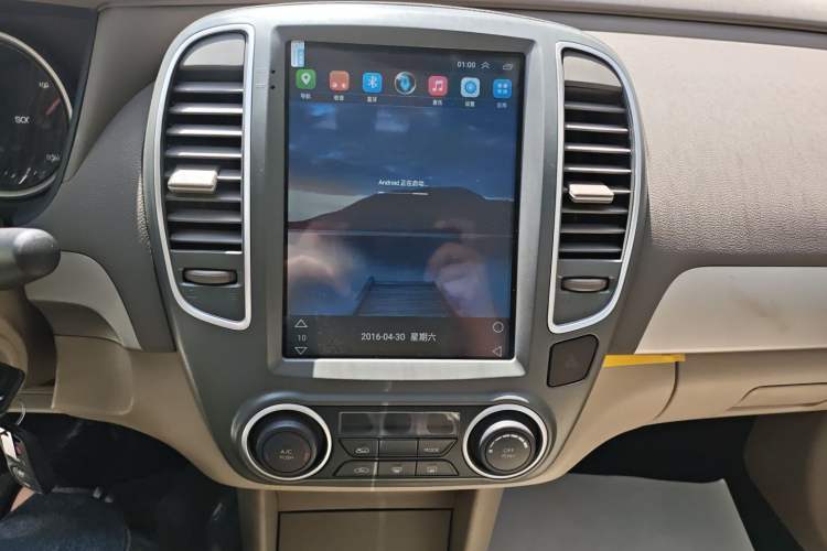 Used Dongfeng Junfeng E11K 2021 60.43 kWh Battery-Swap Version Audio And AC Panel