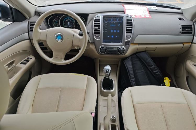 Used Dongfeng Junfeng E11K 2021 60.43 kWh Battery-Swap Version Center Console