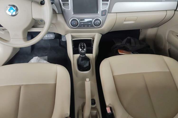 Used Dongfeng Junfeng E11K 2021 60.43 kWh Battery-Swap Version Gear Lever