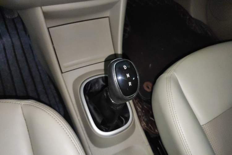 Used Dongfeng Junfeng E11K 2021 60.43 kWh Battery-Swap Version Gear Lever