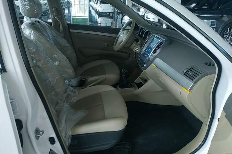 Used Dongfeng Junfeng E11K 2021 60.43 kWh Battery-Swap Version Right Front Seat