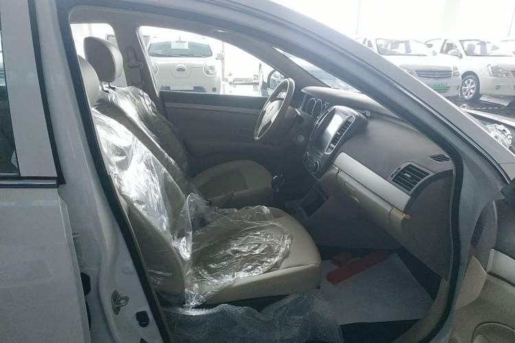 Used Dongfeng Junfeng E11K 2021 60.43 kWh Battery-Swap Version Right Front Seat