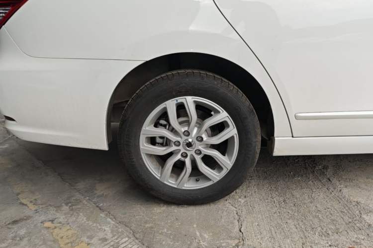 Used Dongfeng Junfeng E11K 2021 60.43 kWh Battery-Swap Version Right Rear Wheel Hub