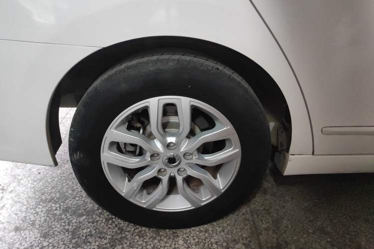 Used Dongfeng Junfeng E11K 2021 60.43 kWh Battery-Swap Version Right Rear Wheel Hub