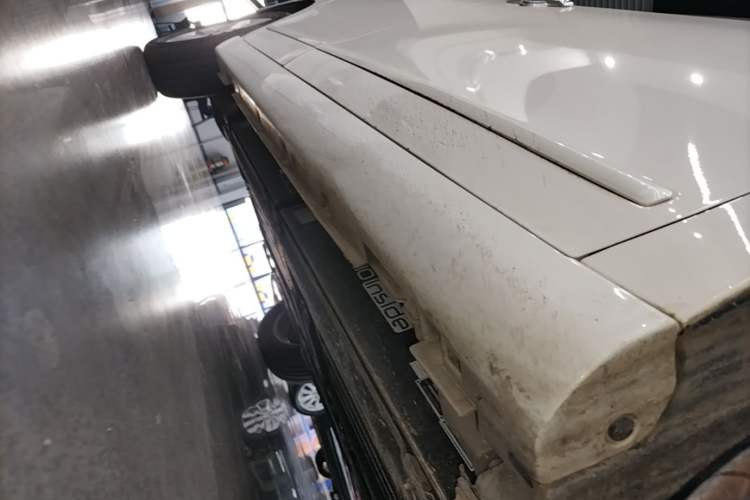 Used Dongfeng Junfeng E11K 2021 60.43 kWh Battery-Swap Version Right Side Sill