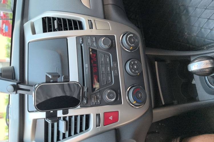 Used Dongfeng Junfeng E17 2018 Standard Model Audio And AC Panel