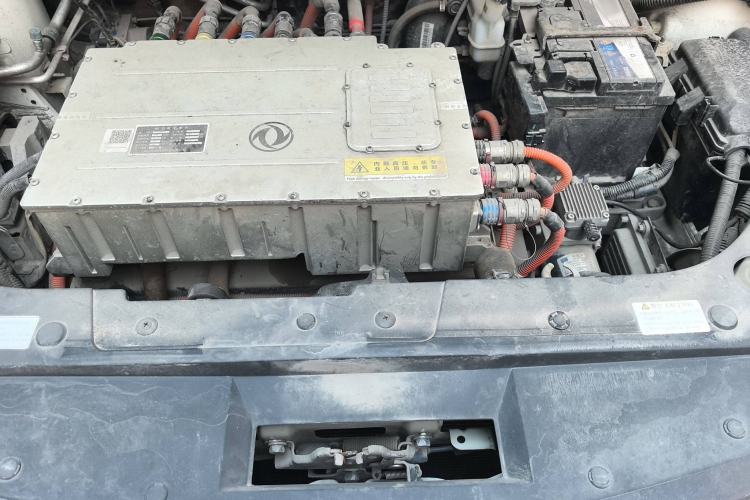 Used Dongfeng Junfeng E17 2018 Standard Model Engine Bay