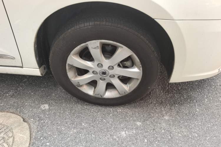 Used Dongfeng Junfeng E17 2018 Standard Model Exterior 7
