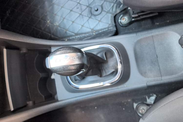 Used Dongfeng Junfeng E17 2018 Standard Model Gear Lever
