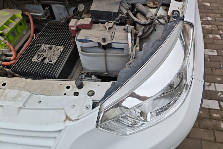 Used Dongfeng Junfeng ER30  Engine Bay Left