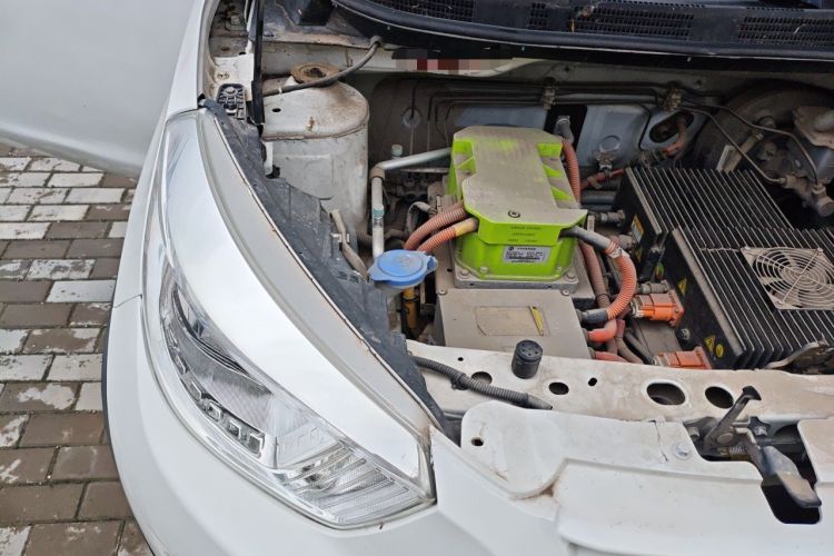 Used Dongfeng Junfeng ER30  Engine Bay Right