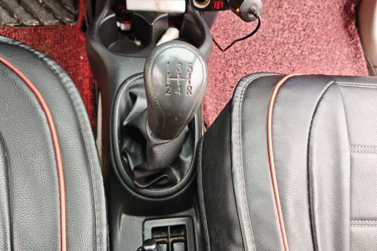 Used Dongfeng Junfeng ER30  Gear Lever