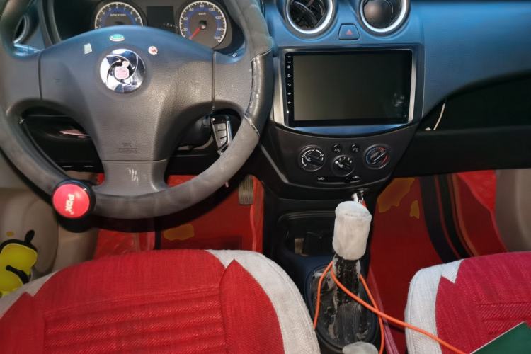 Used Dongfeng Junfeng ER30 2018 Base Model Center Console