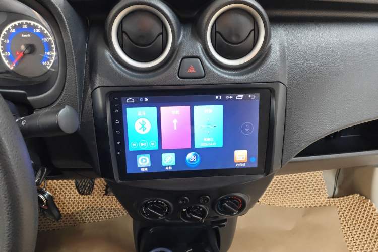 Used Dongfeng Junfeng ER30 2018 Base Model Audio And AC Panel