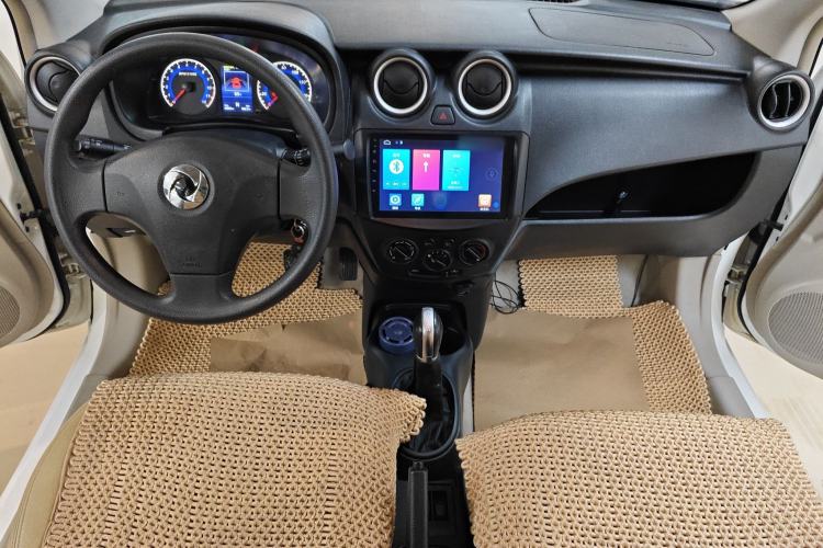 Used Dongfeng Junfeng ER30 2018 Base Model Center Console